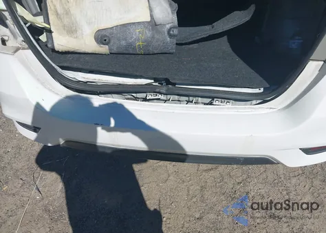 2017 Nissan Sentra S z USA, uszkodzony, nr VIN 3N1AB7AP9HY324278